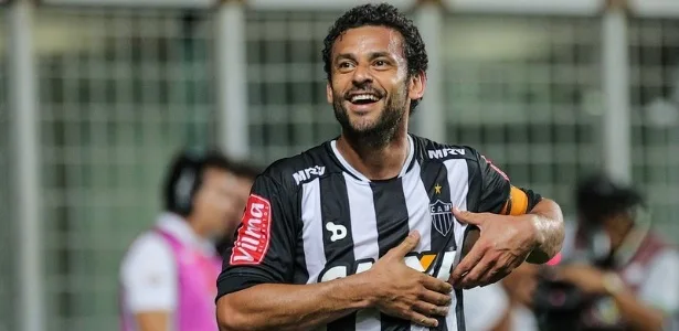 Atlético-MG consegue virada relâmpago, derrota o Cruzeiro e salta para o G6