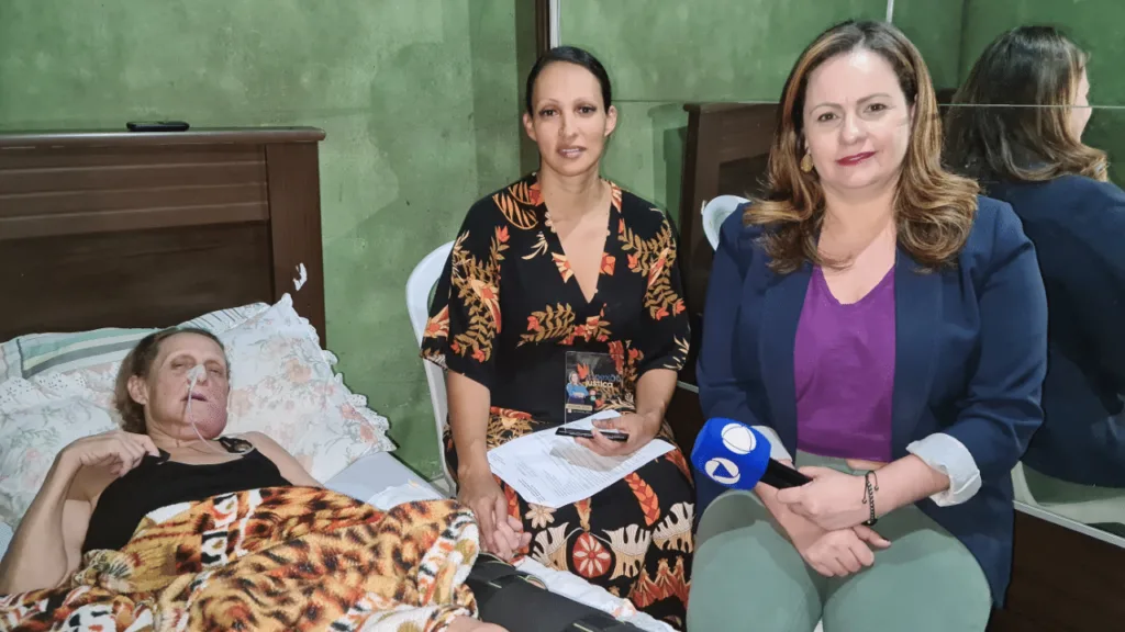 Dona Izabel conseguiu remédio caro para tratar vários tumores após buscar a Justiça. Foto: Conexão Justiça