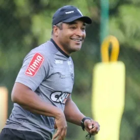 Após nova derrota em casa, Atlético-MG demite técnico Roger Machado