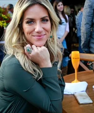 Giovanna Ewbank dispara contra críticas de adoção