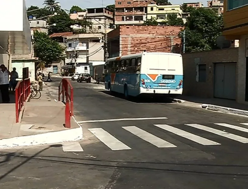 Dez pessoas são vítimas de arrastão em ponto de ônibus de Vila Velha