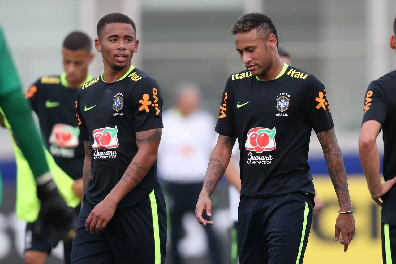 Com chegada de últimos jogadores, seleção treinará completa nesta terça-feira