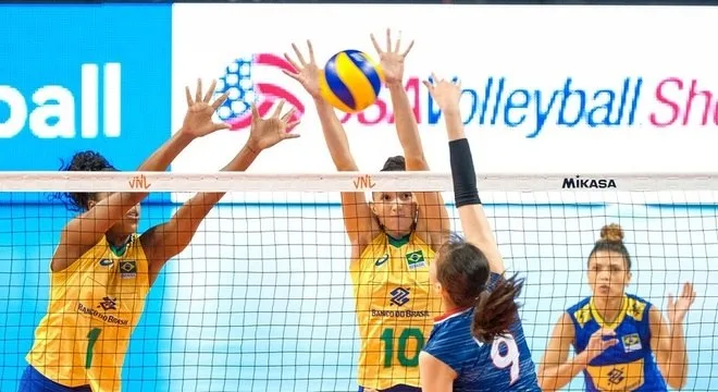 Seleção feminina de vôlei exalta Pré-Olímpico antes de estreia contra Camarões