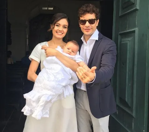 Sophie Charlotte posta foto ao lado de Daniel de Oliveira e o filho Otto pela primeira vez