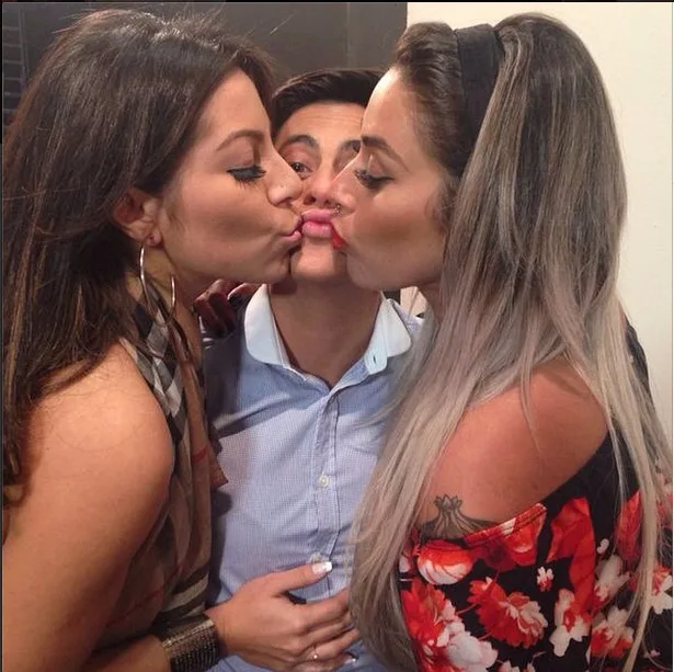 Thammy Miranda, Andressa Ferreira e Dani Bolina dão beijo triplo