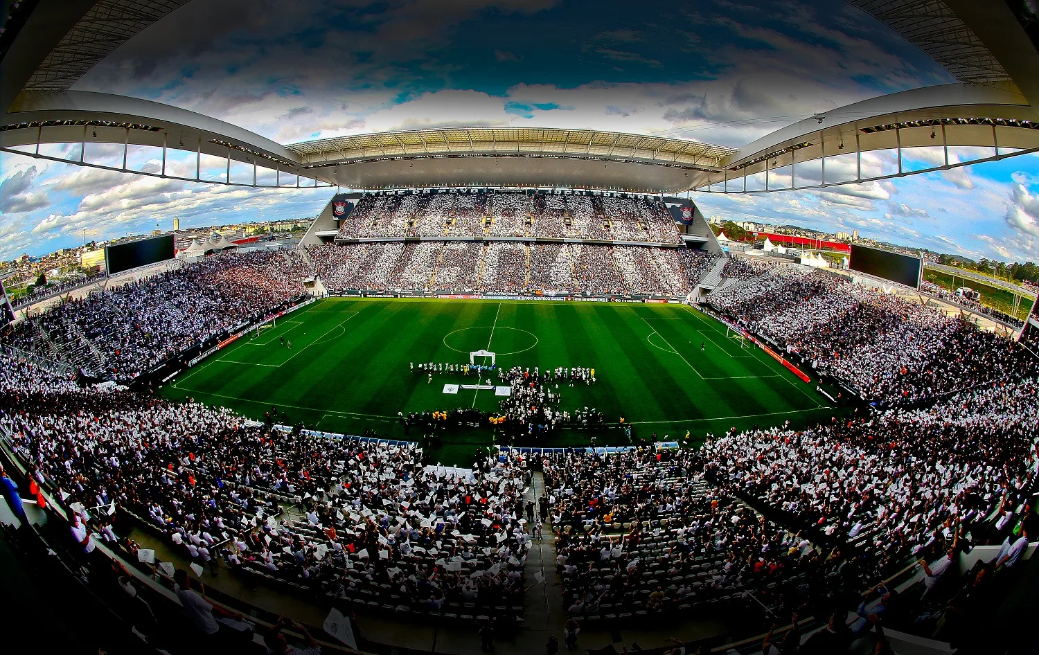 Corinthians renova com Pedrinho e oficializa saídas de Clayson e Junior Urso