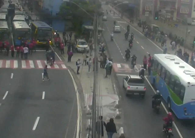 Manifestação complica trânsito no Centro de Vitória