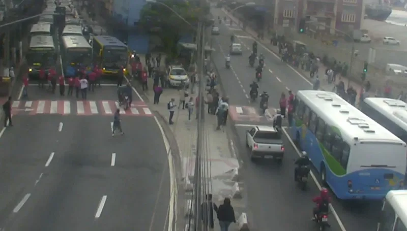 Manifestação complica trânsito no Centro de Vitória