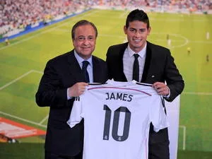 MADRID, SPAIN – JULY 22: James Rodriguez holds his new Real shirt beside club president Florentino Perez during his unveiling as a new Real Madrid player at the Santaigo Bernabeu stadium on July 22, 2014 in Madrid, Spain. Real agreed to buy Rodriguez from AS Monaco for the next six seasons for an undisclosed transfer […]