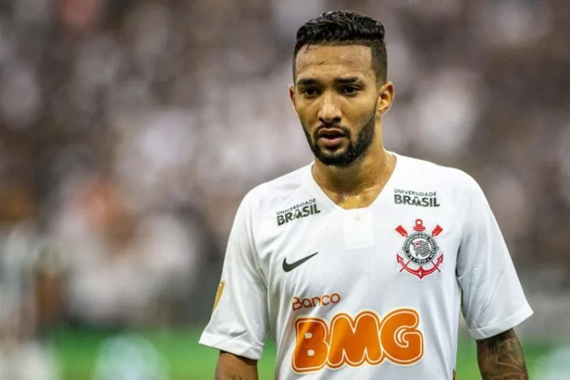 Apesar da má fase, Clayson deve seguir entre os titulares do Corinthians