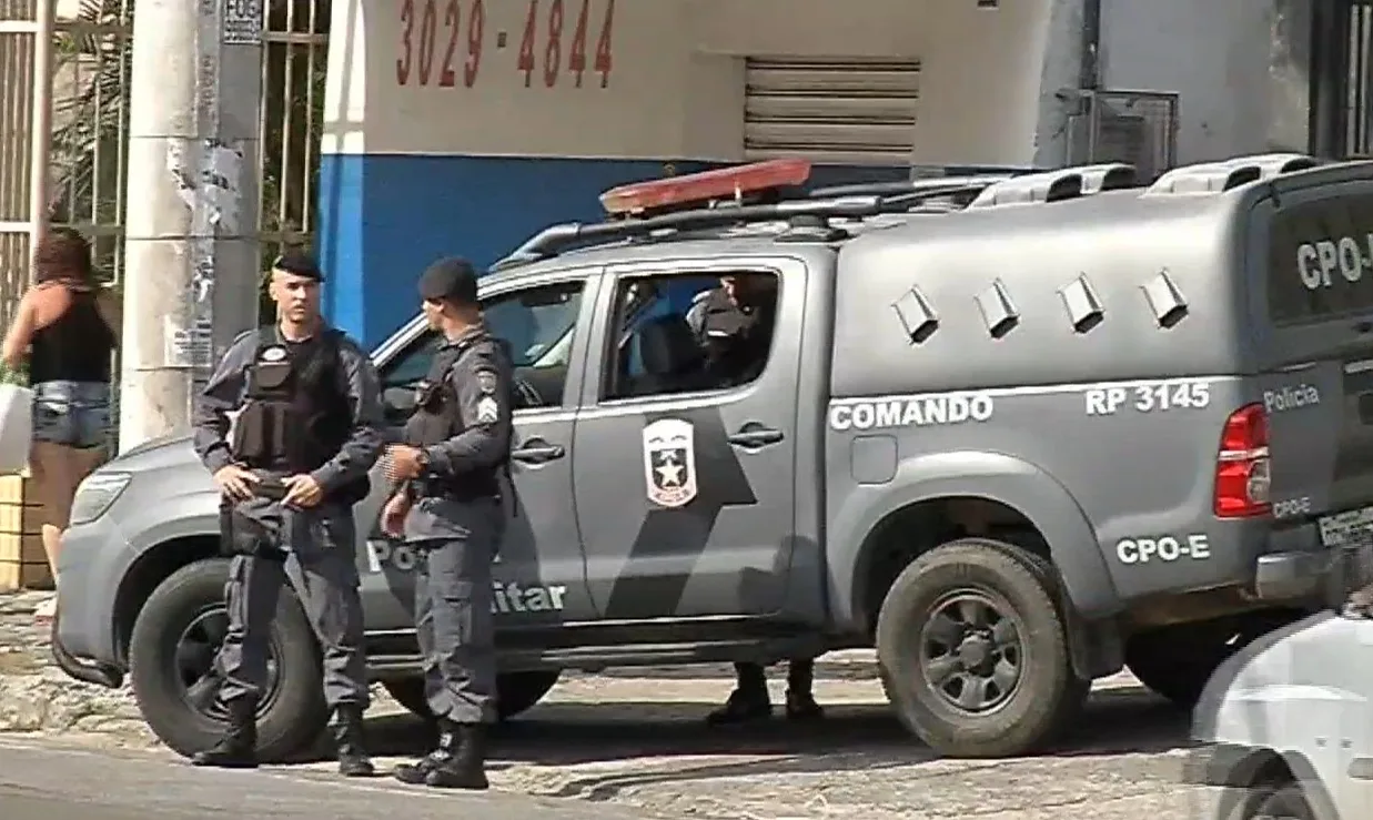 Reforço no policiamento garante reabertura do comércio na Leitão da Silva após toque de recolher