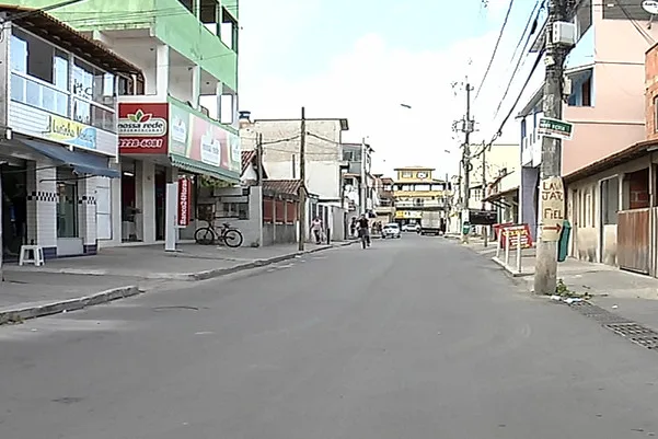 Adolescente é baleado no rosto após sair de escola na Serra