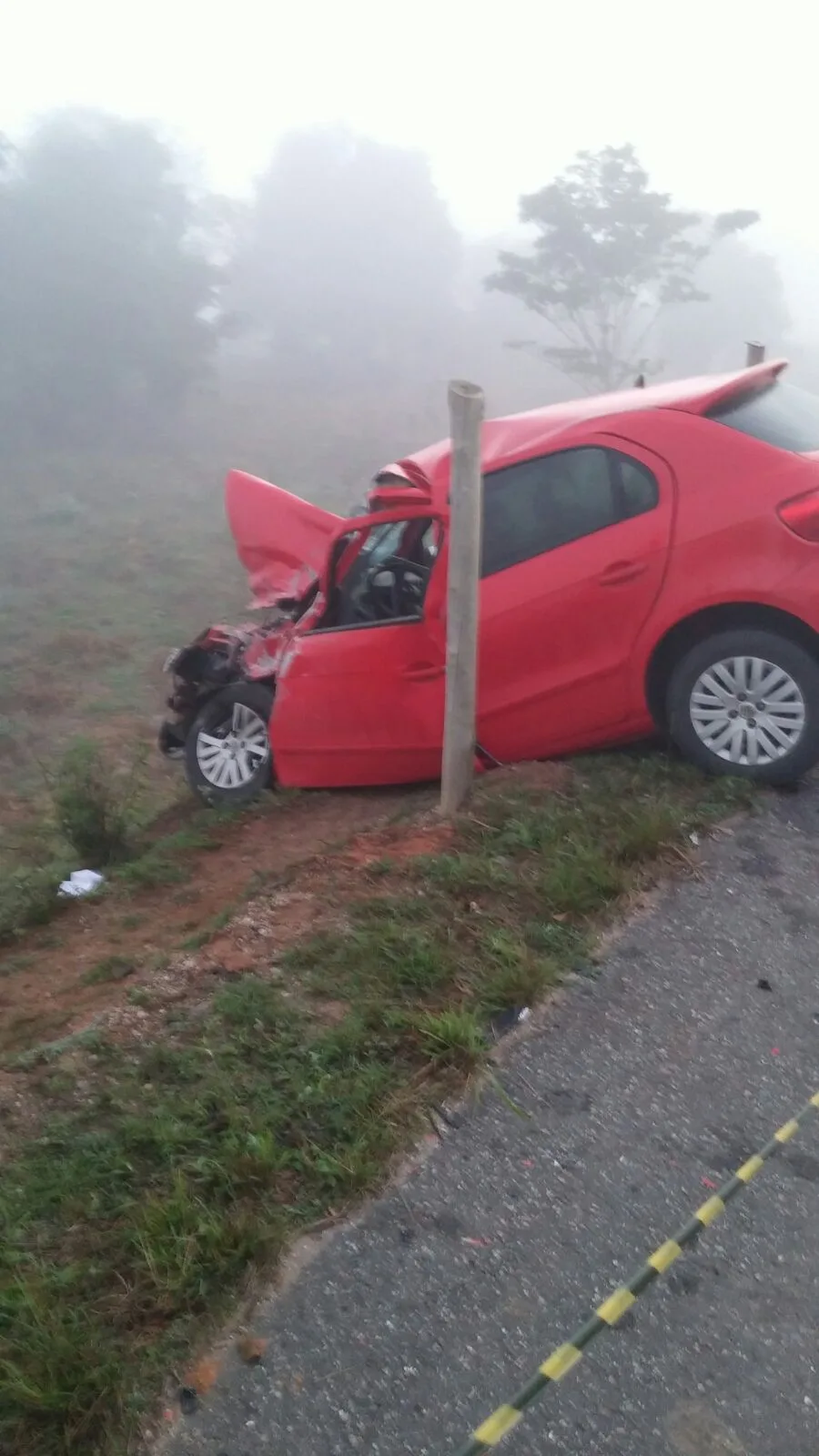 Acidente entre carro e ônibus deixa uma pessoa morta no interior de Cachoeiro