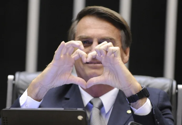 Brasília- DF- Brasil- 10/12/2014- Sessão para votar o pedido de cassação do mandato do deputado André Vargas (sem partido-PR). Na foto, Dep. Jair Bolsonaro (PP-RJ). Foto: Gabriela Korossy/ Câmara dos Deputados