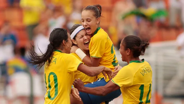 Vadão quer manter jogadoras da seleção feminina de futebol com os pés no chão