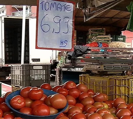 Preço do tomate sobe 50% e volta a ser artigo de luxo na mesa do capixaba