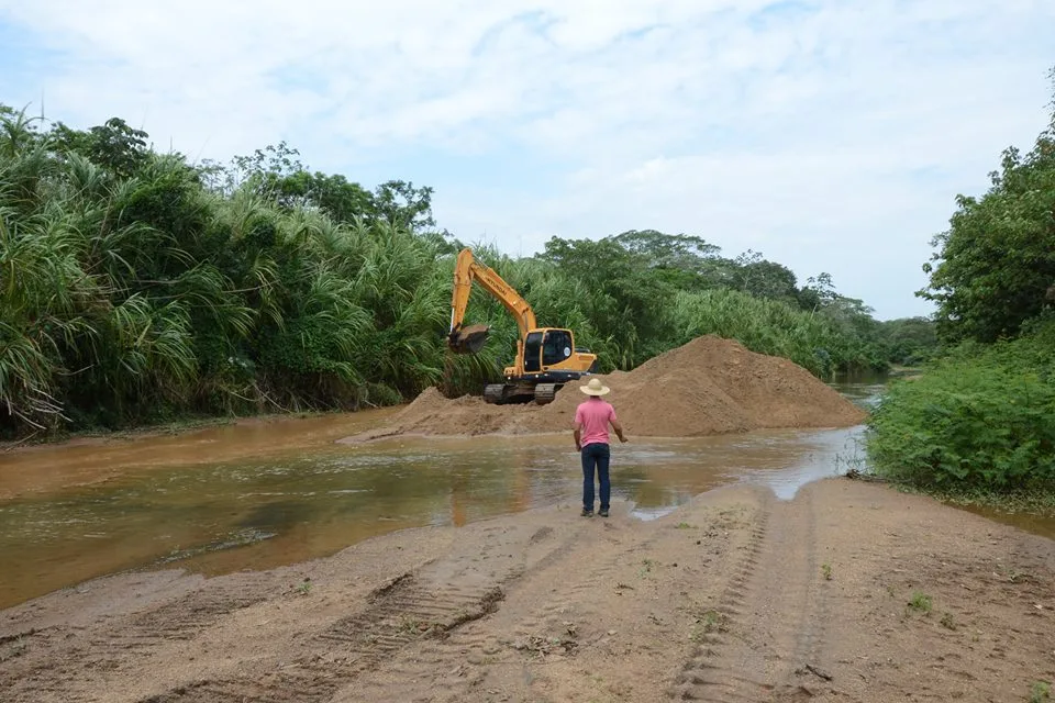 Moradores de Linhares são alertados sobre risco de rompimento de barragem