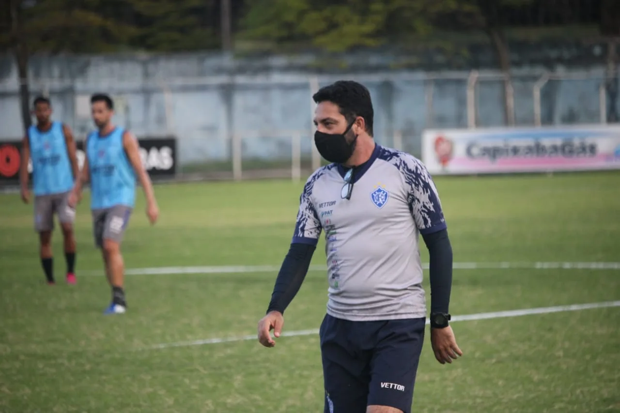 Visando estreia na Série D, Rodrigo Fonseca quer manter o Vitória com mesmo nível do primeiro semestre