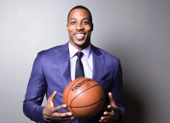 Atlanta Hawks fecha troca e cede Dwight Howard ao Charlotte Hornets na NBA