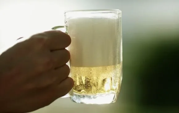 Produção de cerveja cai 0,28% em maio e acumula queda de 2,57% no ano, diz Sicobe