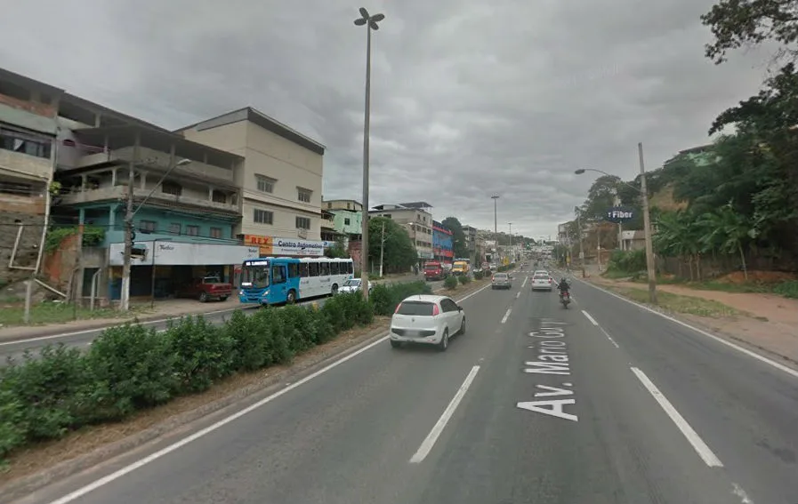 Jovem é atropelado por ônibus ao tentar atravessar BR 262 em Cariacica