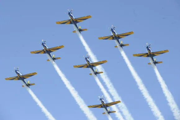 Esquadrilha da Fumaça volta ao céu de Brasília com novos aviões