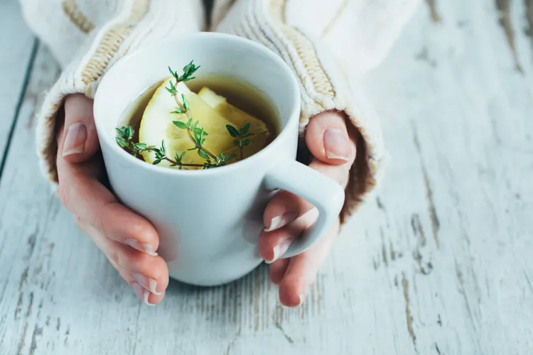 Combinação de nove ingredientes em chá fitness pode turbinar a dieta