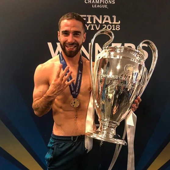 Sem lesão grave, Carvajal se apresenta à Espanha nesta segunda e deve jogar Copa