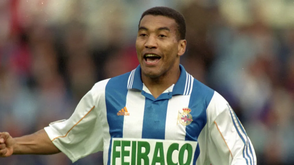 Campeão mundial em 1994, Mauro Silva tem nome colocado em rua de La Coruña