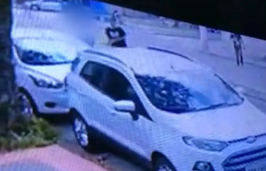 Família é rendida e tem carro roubado por criminosos em Vitória. Veja o vídeo!