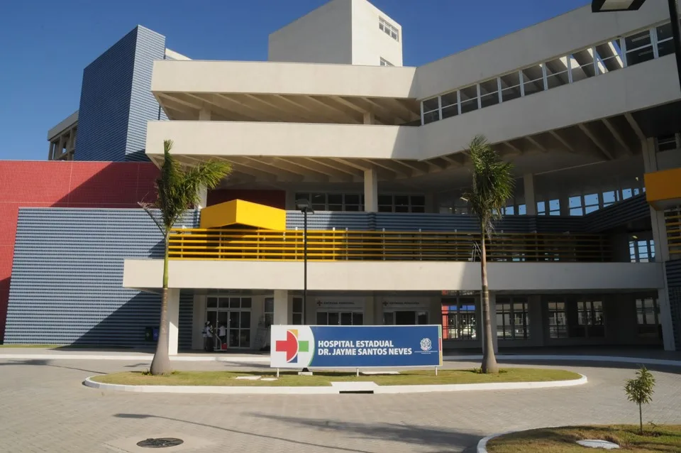 Hospital capixaba referência no tratamento da covid-19 irá receber ambulância doada pela CBF