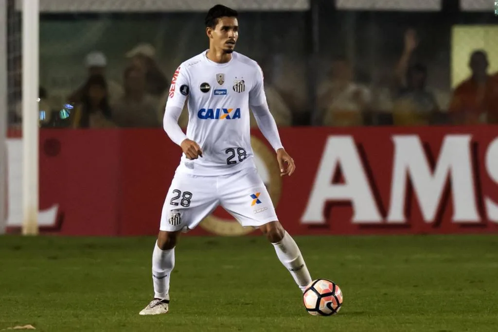 Cuca não vai ter dupla de zaga titular do Santos em jogo decisivo com o Olimpia