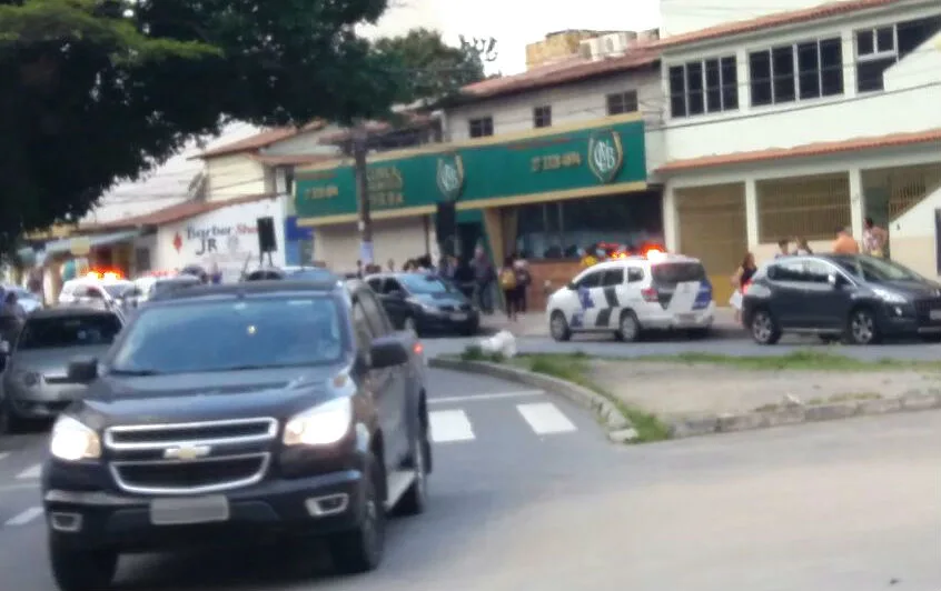 Inspetor penitenciário é baleado após reagir a assalto em clínica na Serra