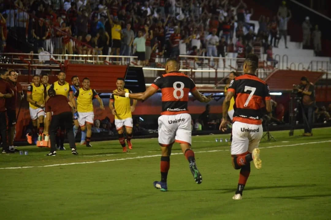 Atlético-GO marca dois gols no fim, empata em Pelotas e sobe para 3º