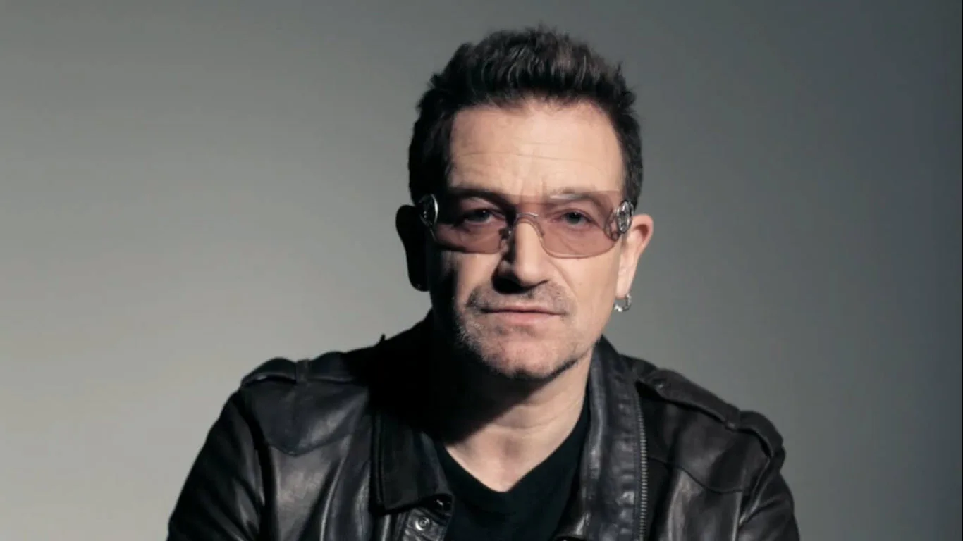 Bono surpreende garçonete com gorjeta pra lá de generosa