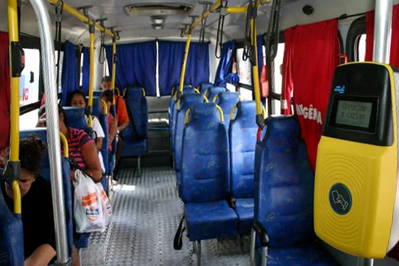 Empresa de ônibus do ES terá que conceder passe livre para cidadão com esquizofrenia e deficiência visual