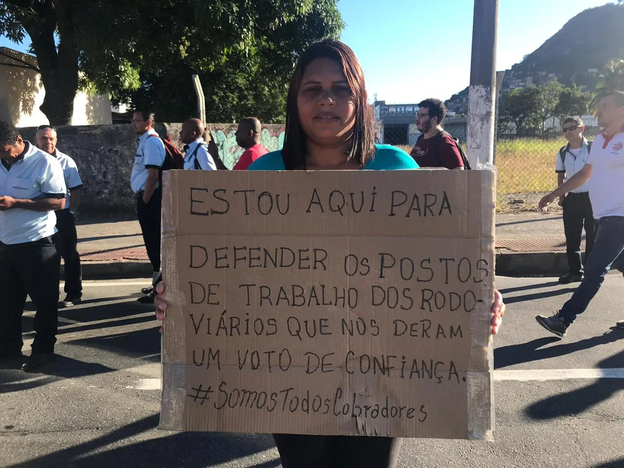 GALERIA DE FOTOS | Rodoviários protestam contra ônibus sem cobrador na GV