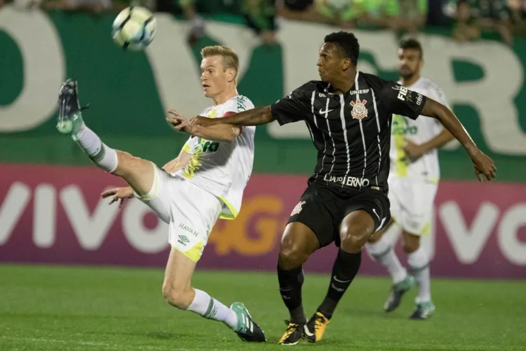 Corinthians superou a derrota com trabalho, diz Fábio Carille