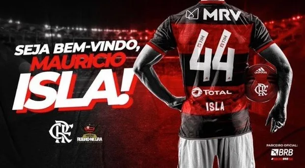 Flamengo anuncia a contratação do chileno Isla para a vaga de Rafinha na lateral