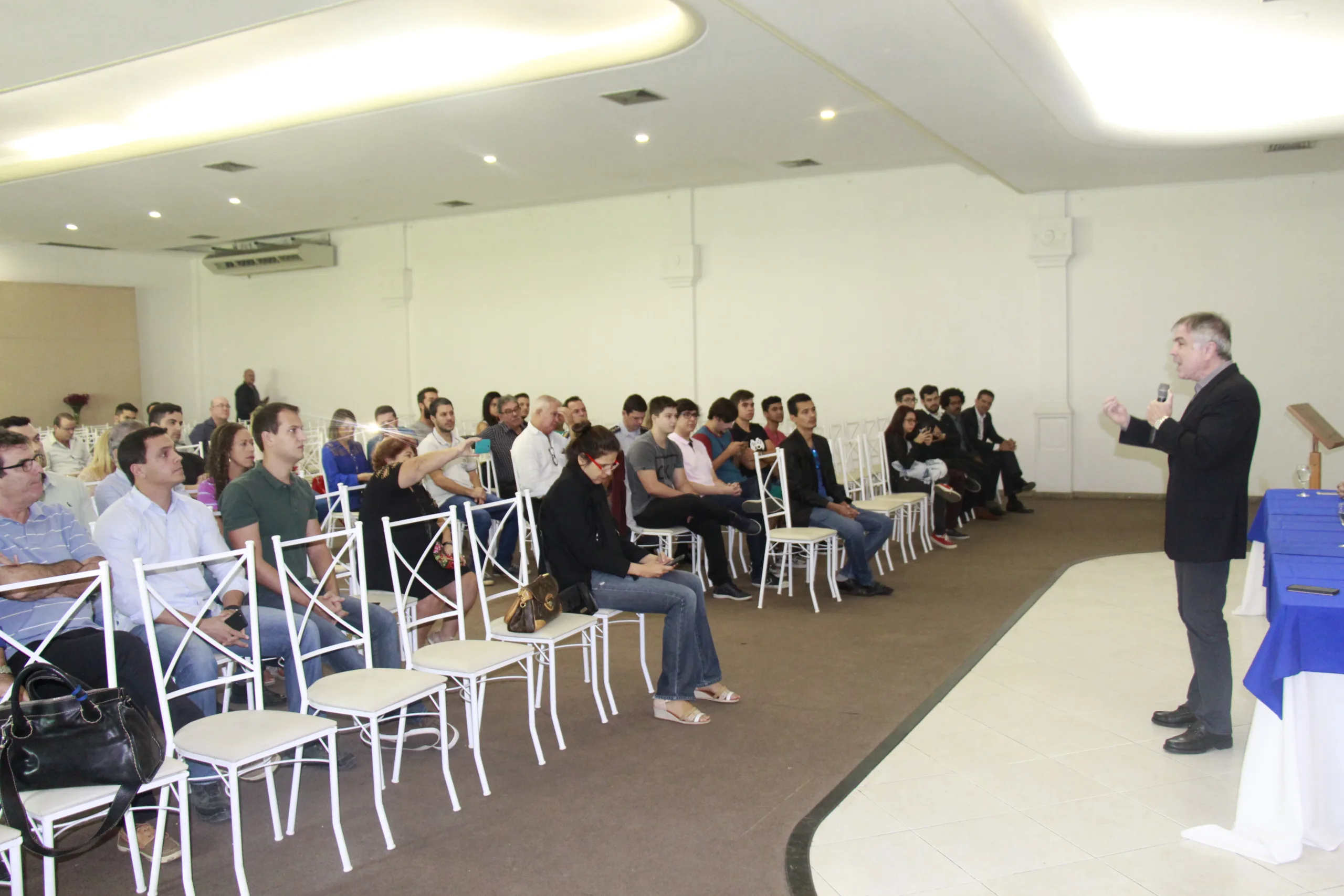 Pré-candidato à presidência, Flávio Rocha participa de evento em Guarapari