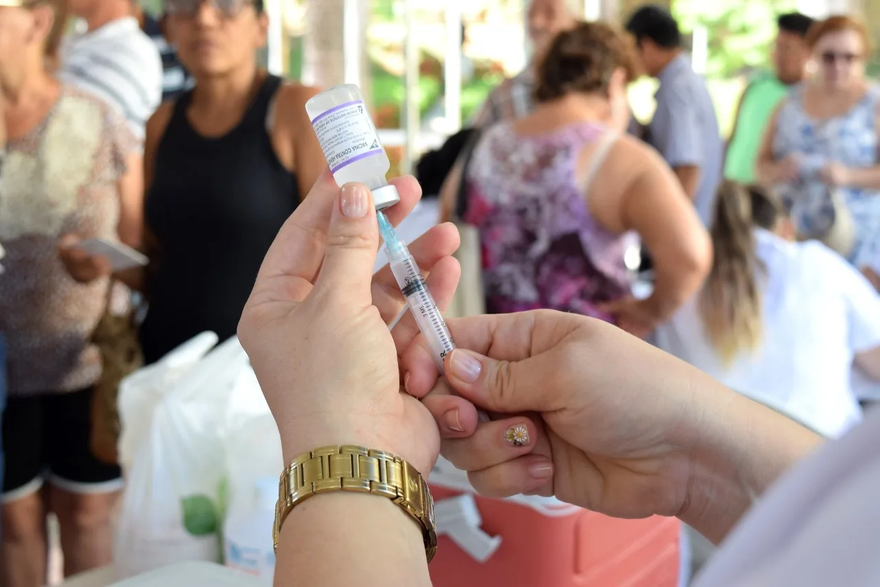 Regiões atingidas por enchente em Cachoeiro terão vacinação contra hepatite