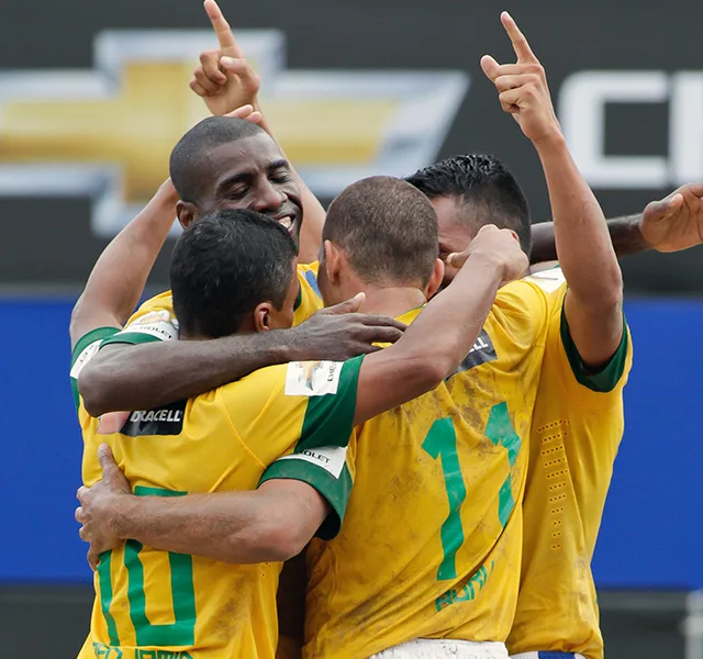 Seleção Brasileira de beach soccer faz treino em Linhares neste fim de semana