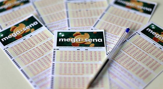 Mega-Sena acumula e pode pagar R$ 40 milhões na quarta-feira