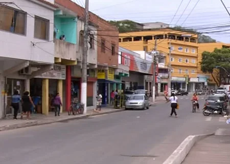 Troca de tiros entre traficantes assusta moradores e comerciantes em Vila Velha