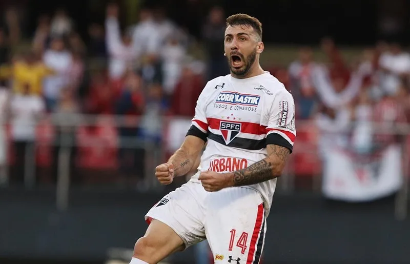 Pratto lamenta eliminações e diz que São Paulo vai melhorar na temporada