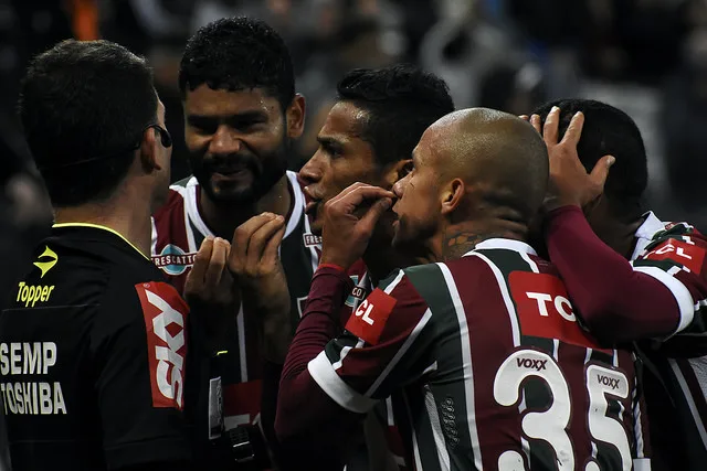 Presidente do Fluminense detona arbitragem no Itaquerão: 'Jogamos contra 12'