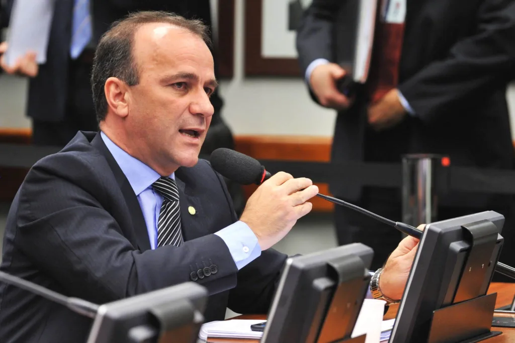 Helder cotado para ser vice em chapa para Governo do Estado