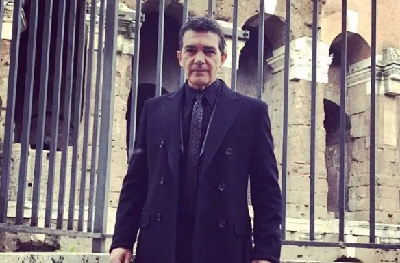 Antonio Banderas é hospitalizado às pressas após dores no peito