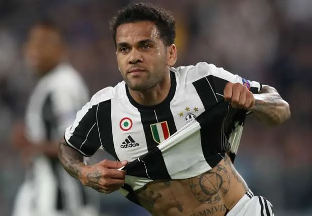 Juventus oficializa rescisão de contrato e dá adeus a Daniel Alves