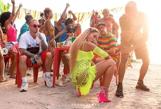 Anitta lança novo hit com J Balvin e MC Zaac e causa com videoclipe sensual